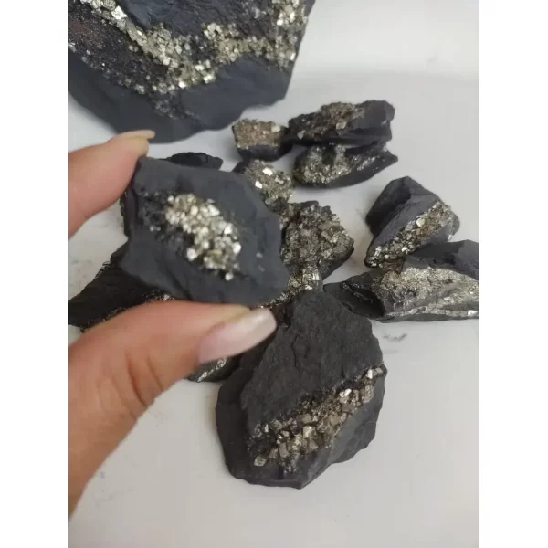 Sungite ou Sungita com Pirita (20 a 30 gramas)