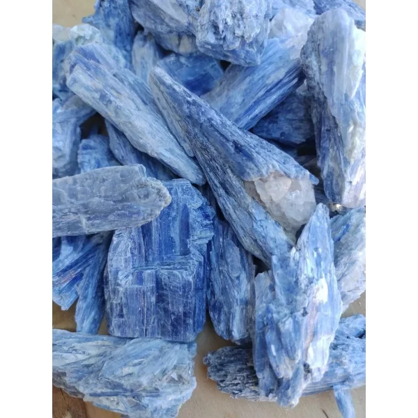 Pedra Cianita Azul (ou espada de Arcanjo Miguel)