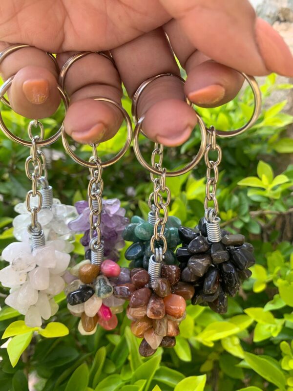 Chaveiro Cacho de Uva com Pedras Naturais