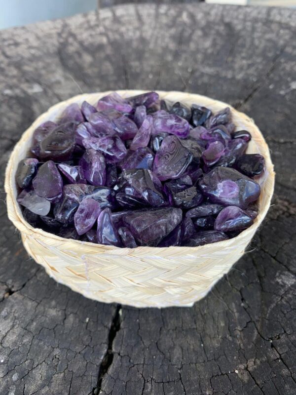Cesto com 500g de Cascalho Ametista Extra