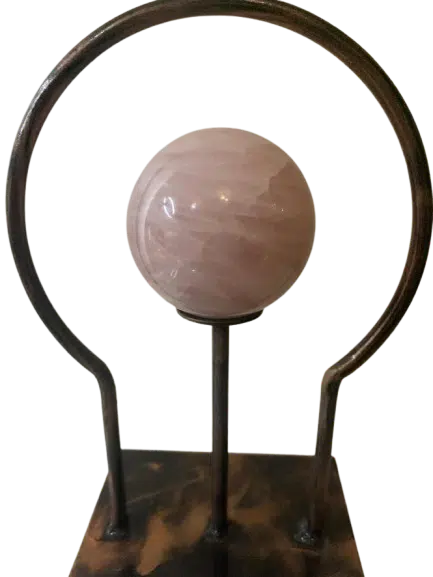 Esfera de Quartzo Rosa (5cm) na Base Arco Metalon para Decoração