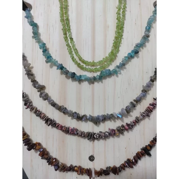 Colar de Cascalho de (Olho de Tigre, Leopardita, Labradorita, Apatita, Peridoto) Cordão ou Fio de Cascalho
