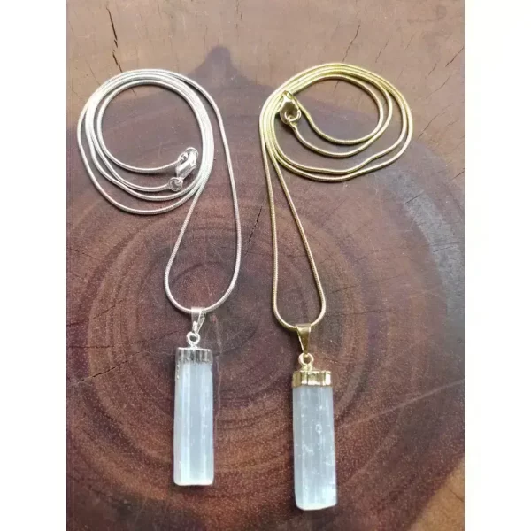 Colar Feminino ou Colar Masculino de Pedra Selenita Branca com Eletroplayting